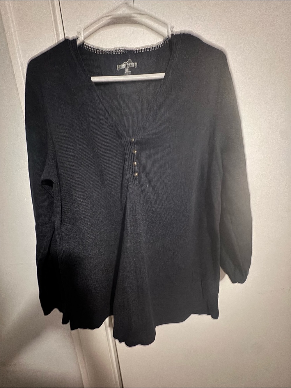 Eddie Bauer NavyLong-Sleeve V-Neck Henley Top